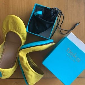EUC mustard Tieks size 7